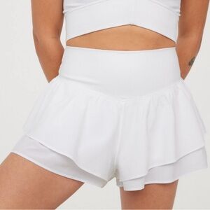 Aerie White Flirty Ruffle High Waisted Shorts Size Small